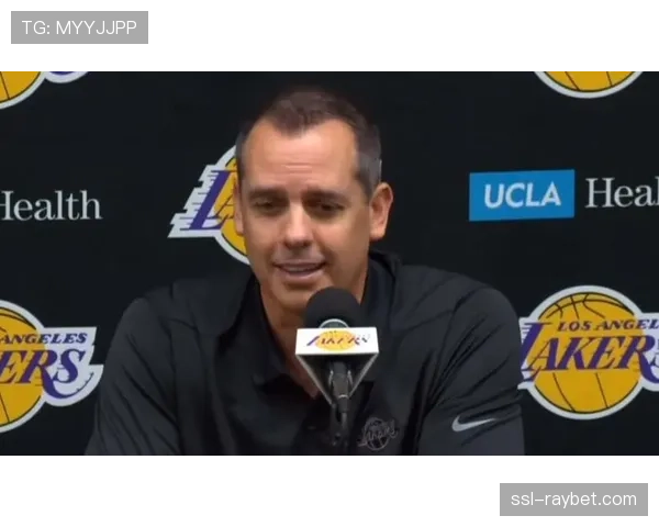 TES教练红米看好GEN AL与TES为冠军热门队伍